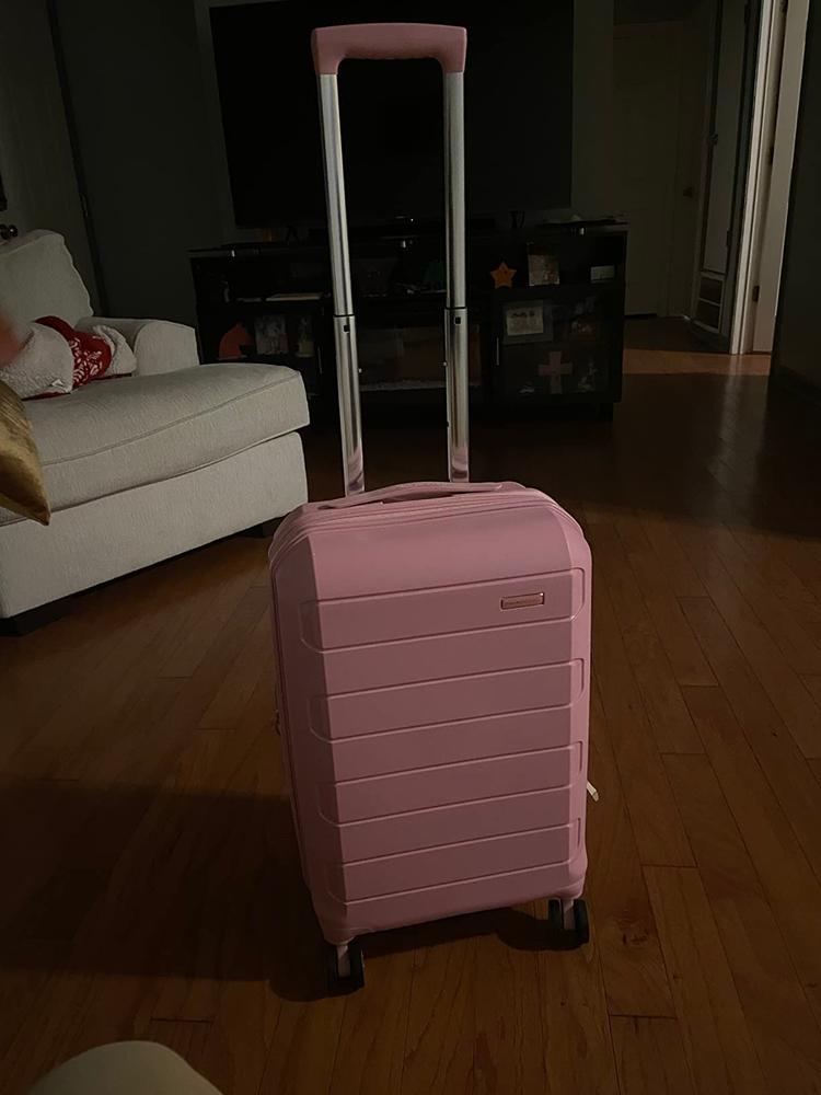 Pagosa Hardside Carry-On Spinner Luggage - Customer Photo From NijahNijah