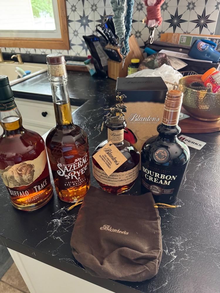 L16873HB1M Blanton's SINGLE BARREL ブラントン ゴールド L16873HB1M Blanton's SINGLE BARREL ブラントン ゴールド