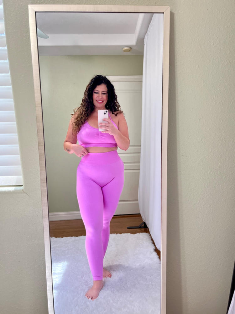 Scrunch Seamless Ribbed Contour Leggings - Customer Photo From Carrie Portwood