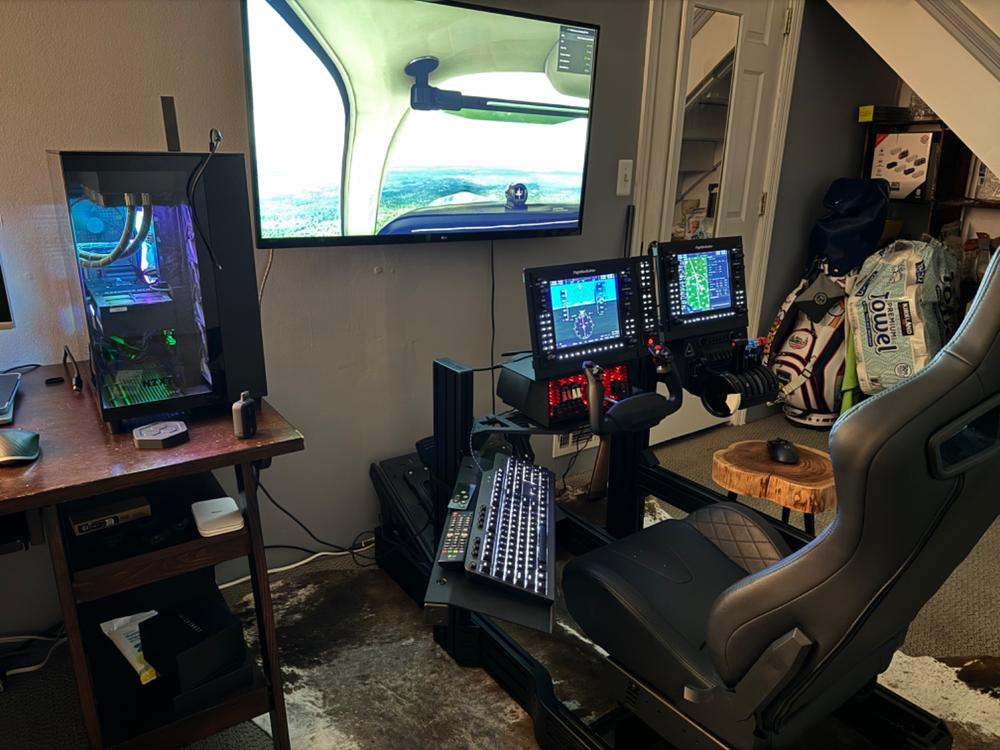 FlightSimBuilder G1000 Suite with Metal Stands - Customer Photo From collin Cothran