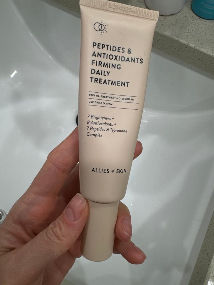 Peptides & Antioxidants Firming Daily Treatment - Customer Photo From Iryna