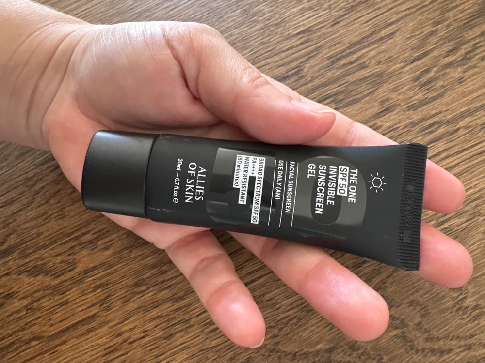 Deluxe THE ONE SPF 50 Invisible Sunscreen Gel - Customer Photo From Lili Q.