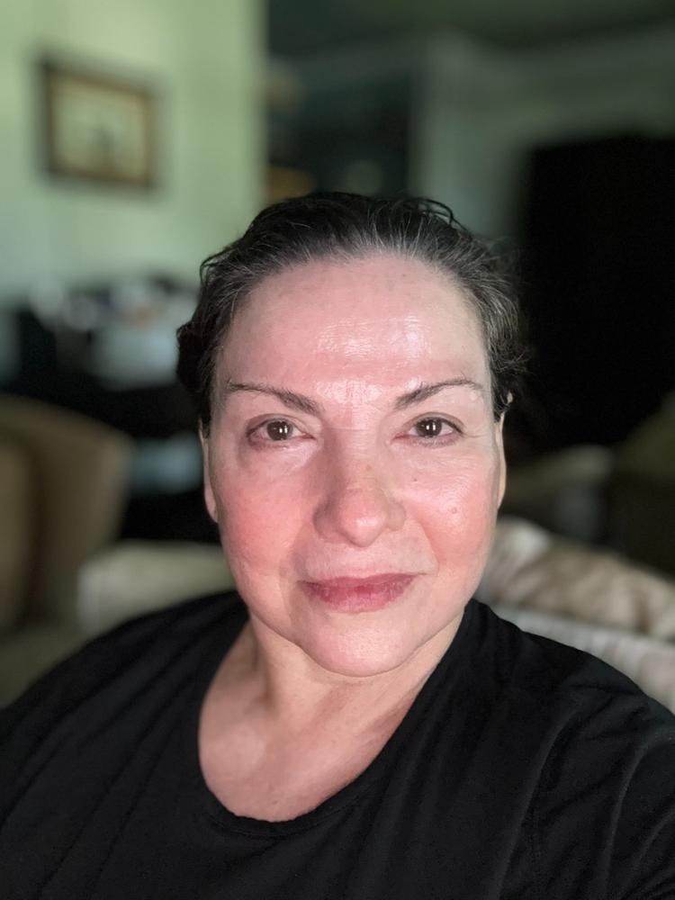 Deluxe THE ONE SPF 50 Invisible Sunscreen Gel - Customer Photo From Elsa C.