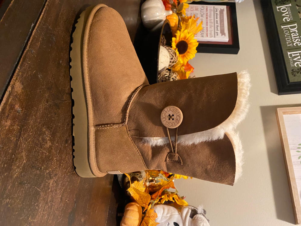 WOMENS UGG BAILEY BUTTON II BOOT - Customer Photo From Michelle H.