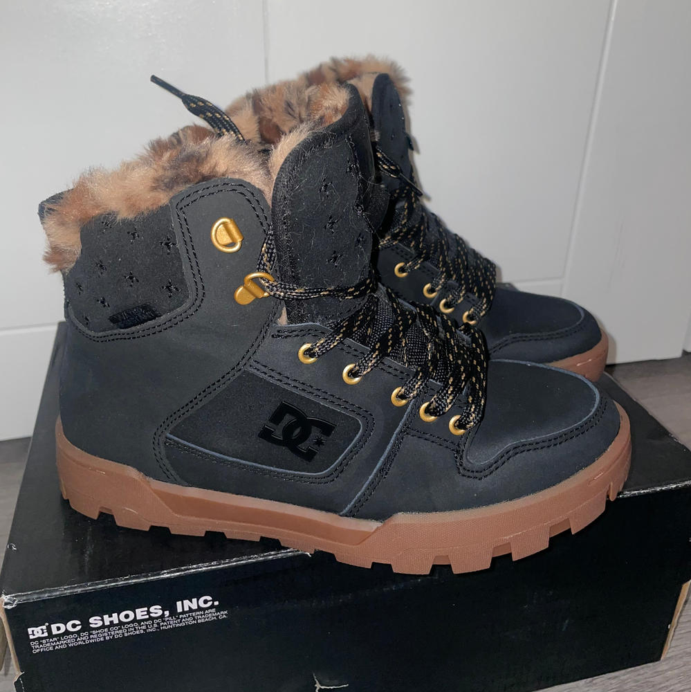 WOMENS DC SHOES MANTECA 4 BOOT - Customer Photo From Anonymous