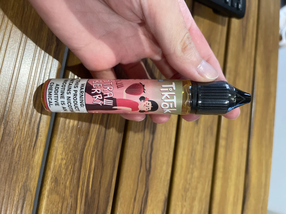 น้ำยาบุหรี่ไฟฟ้า TikTok - Soju Strawberry - ฟรีเบส - Customer Photo From Anonymous