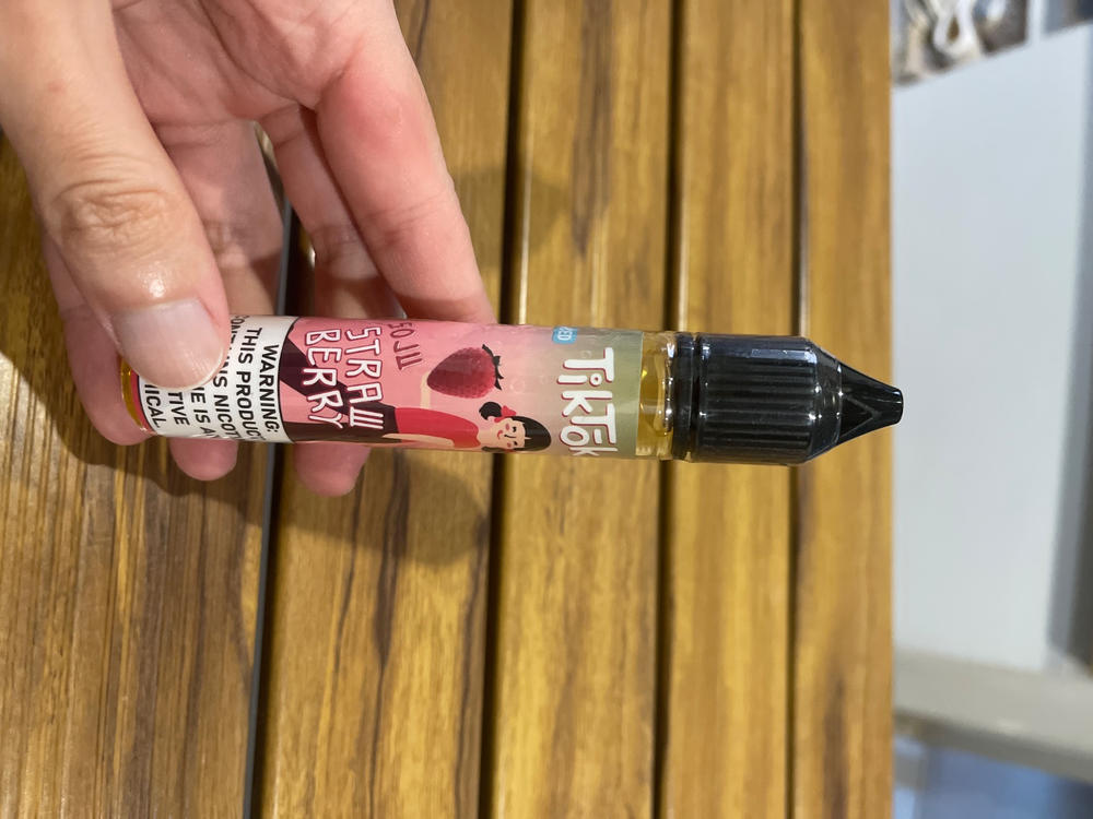น้ำยาบุหรี่ไฟฟ้า TikTok - Soju Strawberry - ฟรีเบส - Customer Photo From Anonymous