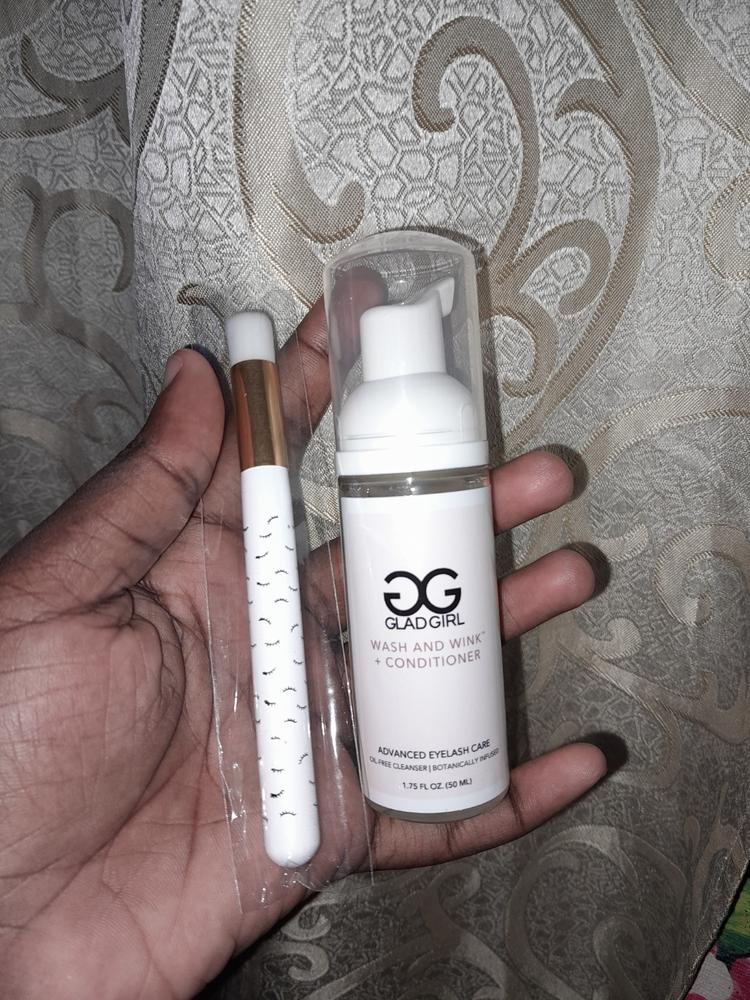 Eyelash Cleansing Brush - Customer Photo From Abiah Wright