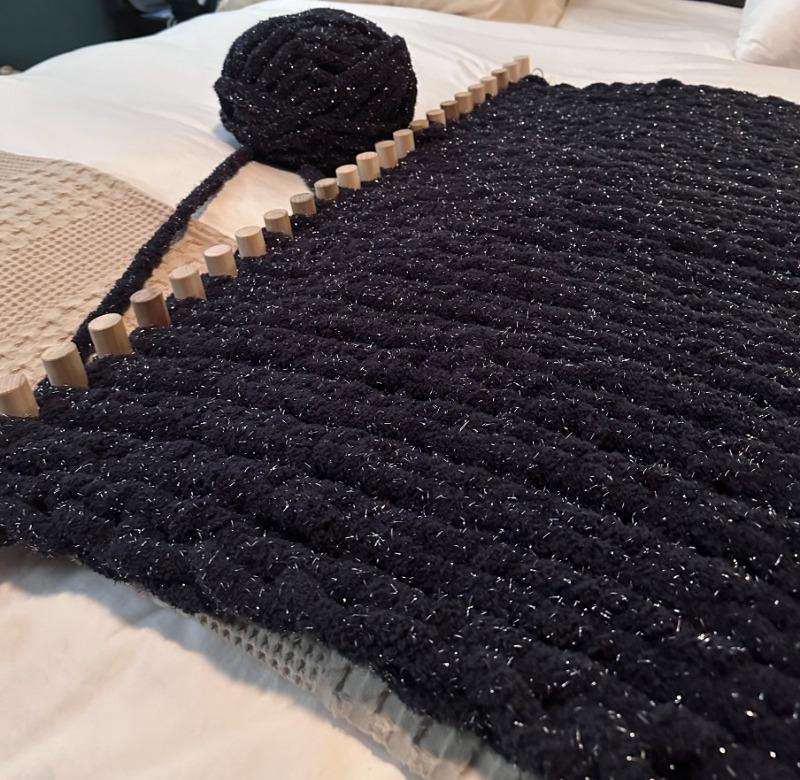 Chunky Blanket Loom - Standard Size - Beginner Level - Online Tutorials - Customer Photo From Mary