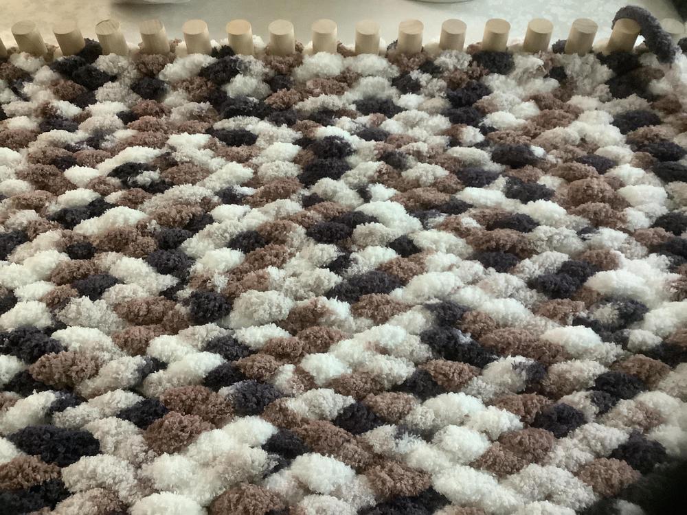 63" - #7 Chunky Blanket Loom™ - For 2cm-3/4" thick yarn - Customer Photo From Letitia I