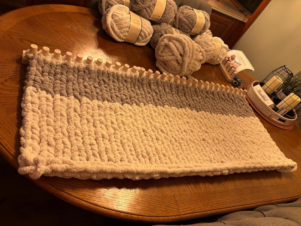 Chunky Blanket Loom™ – Extendable Loom for 2cm/3/4" thick yarn - Customer Photo From Donnamarie F