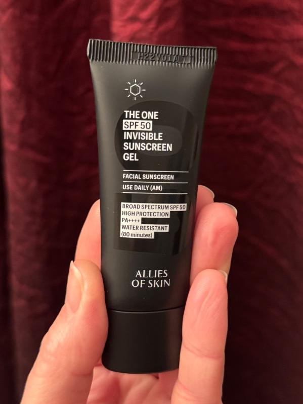 Deluxe THE ONE SPF 50 Invisible Sunscreen Gel - Customer Photo From Anonymous