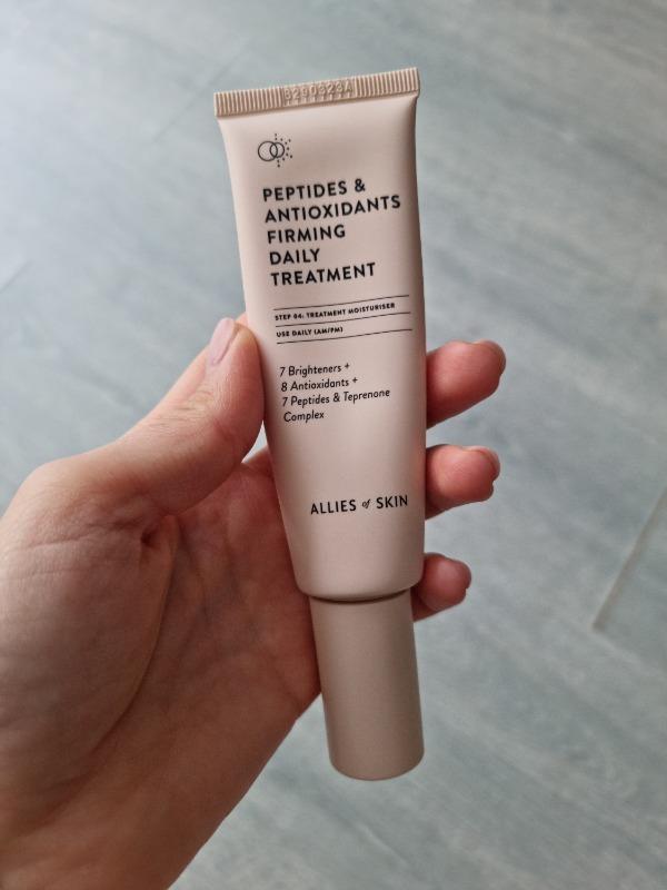 Peptides & Antioxidants Firming Daily Treatment - Customer Photo From Anna H.