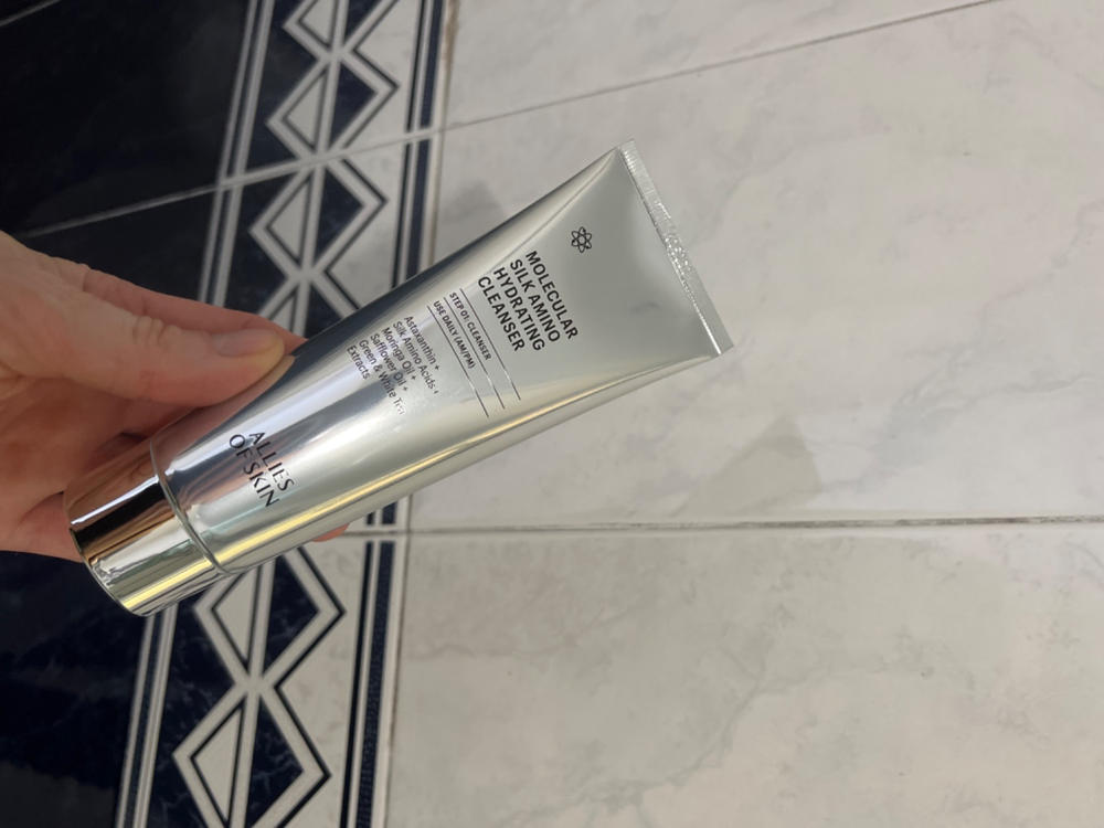 Molecular Silk Amino Hydrating Cleanser - Customer Photo From Irina S.