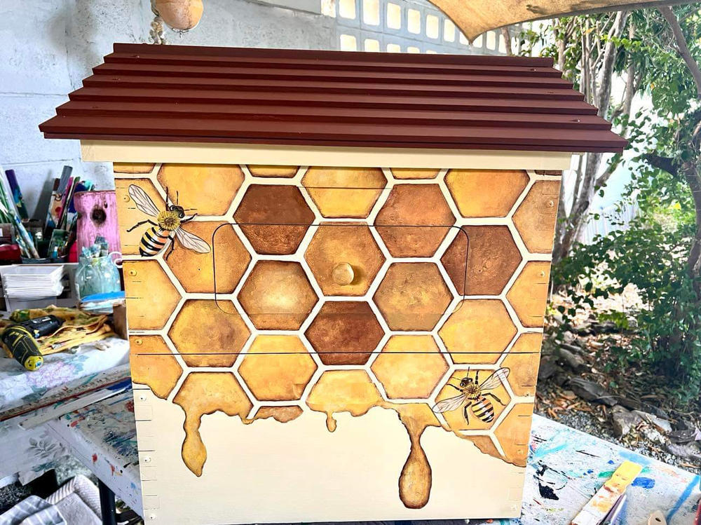 How do I collect honeycomb from my Flow Hive Hybrid?