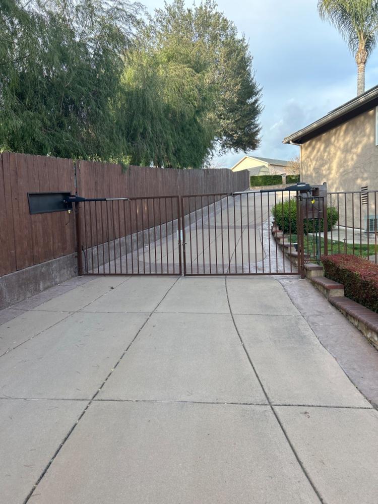LiftMaster LA400PKGUL Dual Swing Gate Opener - Customer Photo From John Anderson