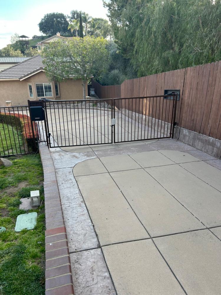 LiftMaster LA400PKGUL Dual Swing Gate Opener - Customer Photo From John Anderson
