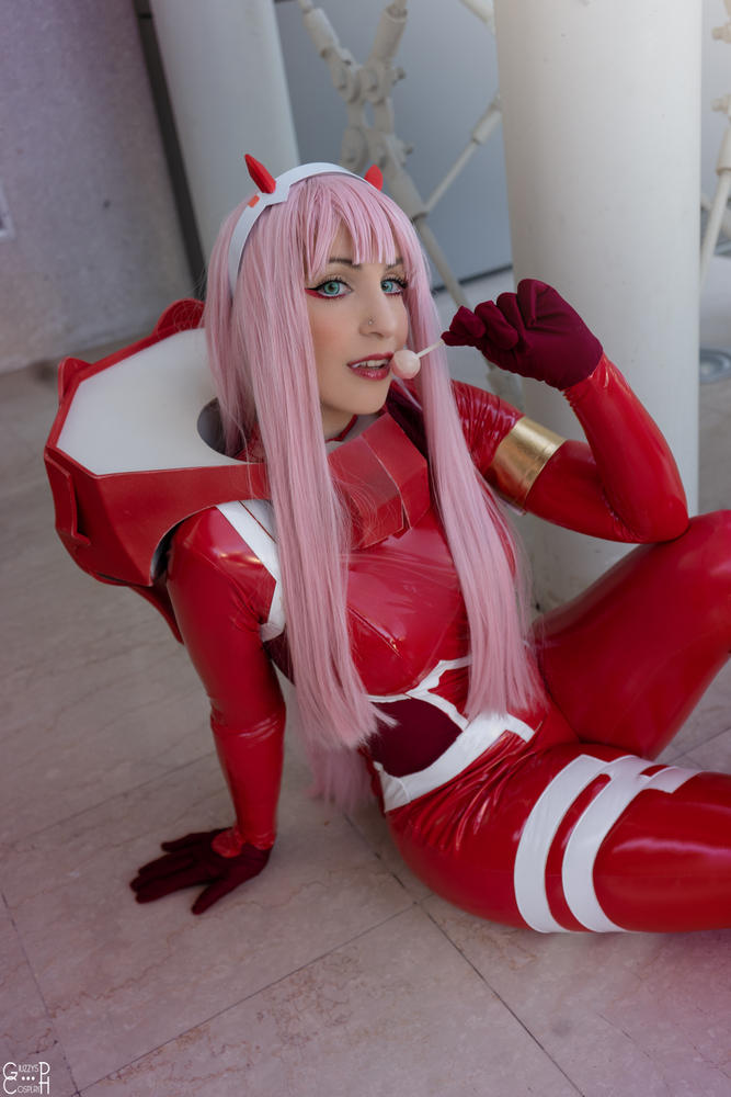 【In Stock】UWOWO Anime DARLING in the FRANXX Cosplay Plus Size Costume Zero Two CODE:002 Bodysuit Plug suit Christmas gifts - Customer Photo From Chiara