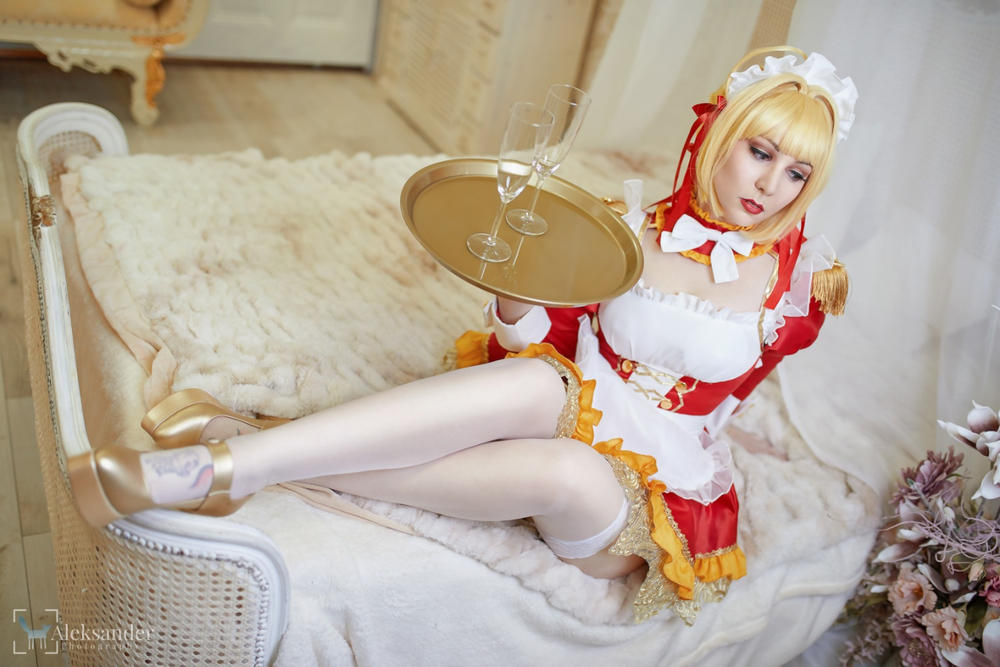 【Pre-sale】UWOWO Fate Grand Order Nero 35cm long Gold Lace None Cosplay Wig - Customer Photo From Narga-chan 