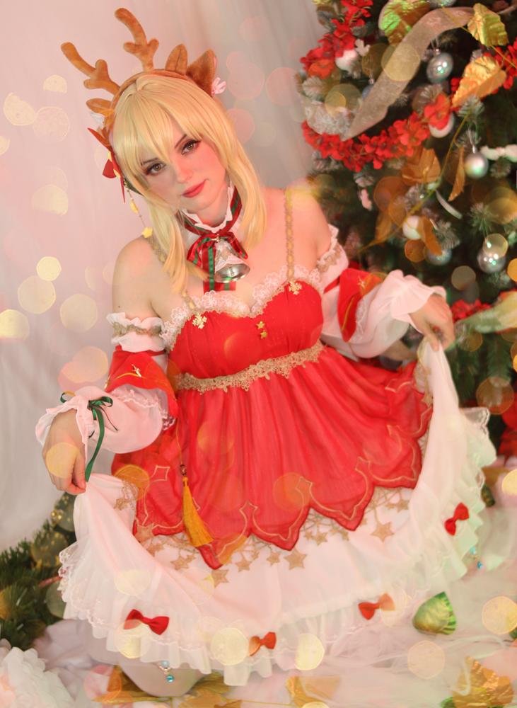 【In Stock】Uwowo Genshin Impact Fanart Traveler Lumine Christmas Holiday Cosplay Costume - Customer Photo From Shiroychigo 