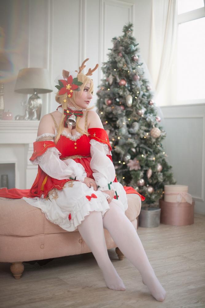 【In Stock】Uwowo Genshin Impact Fanart Traveler Lumine Christmas Holiday Cosplay Costume - Customer Photo From Anonymous