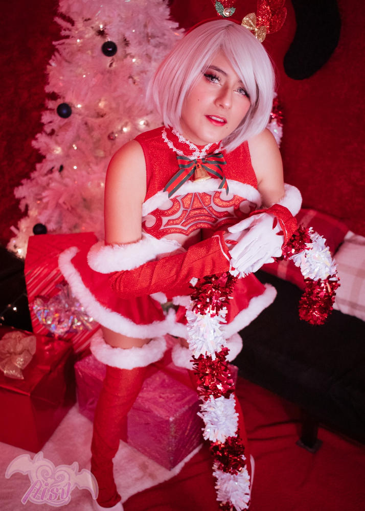 【Pre-sale】Uwowo Nier: Automata 2B Red Holiday Christmas Cosplay Costume - Customer Photo From Leslie H.