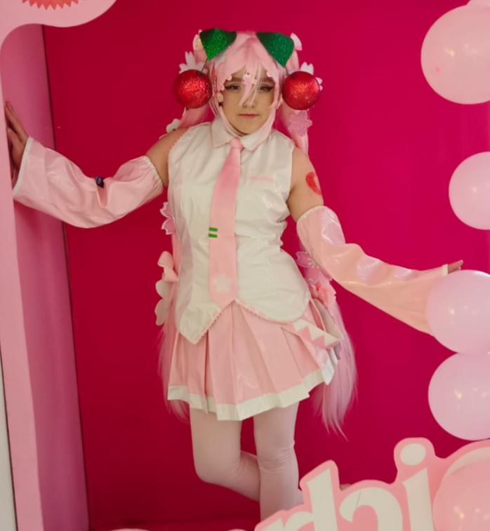 Uwowo Vocaloid Sakura Hatsune Miku Classic Pink Dress Cosplay Costume - Customer Photo From Anonymous