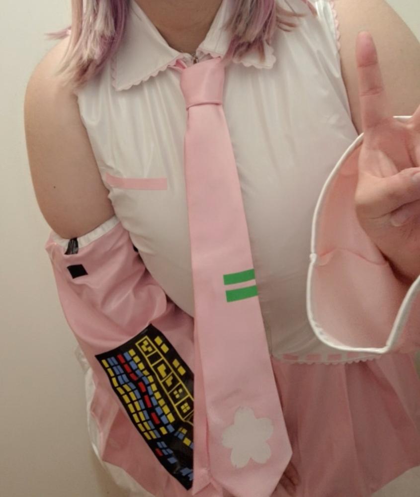 Uwowo V Singer Classic Sakura Pink Dress Cosplay Costume - Customer Photo From yesenia