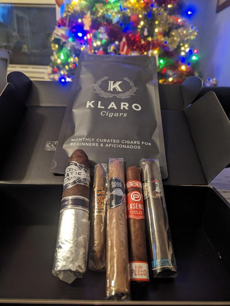 Klaro Cigar Monthly Subscription - Customer Photo From Maria Cisneros