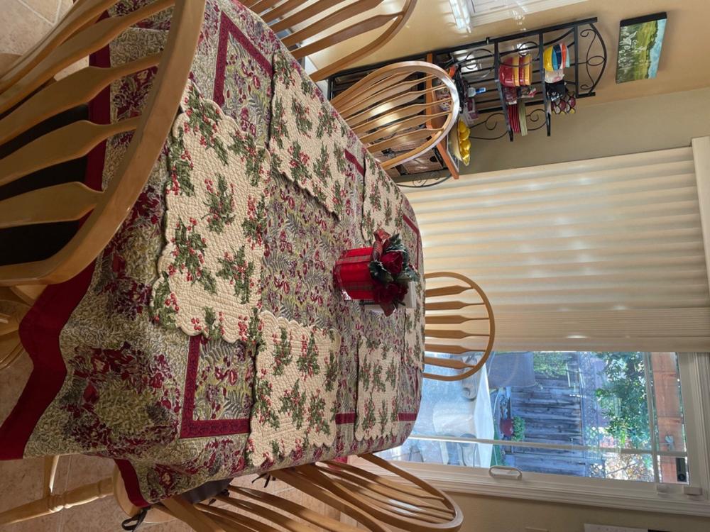 French Tablecloth Winter Garden Wreath Red & Green - Customer Photo From Sharyn Evanich