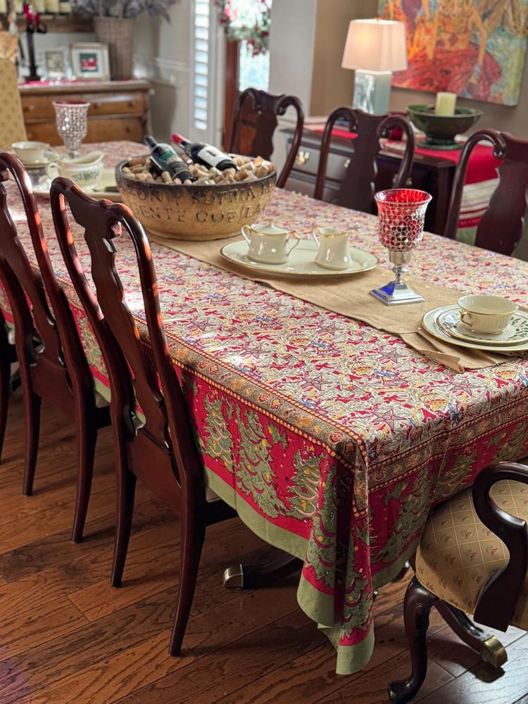 French Tablecloth Noel - Customer Photo From Janice Ratliff