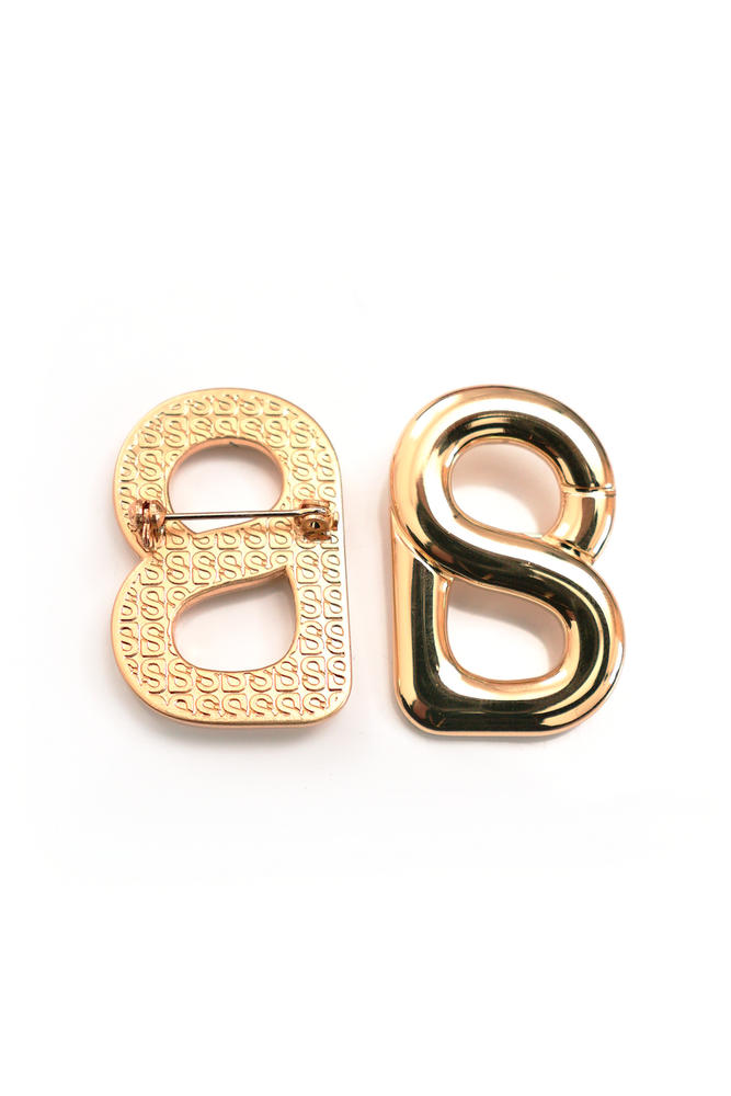 Signature Everyday Brooch - Gold - Customer Photo From Diana