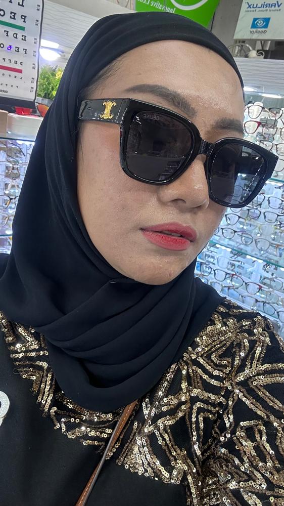LUXE SIGNATURE BROOCH - WHITE - Customer Photo From Rina
