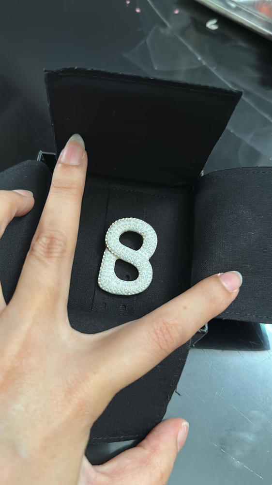 LUXE SIGNATURE BROOCH - WHITE - Customer Photo From Anonymous