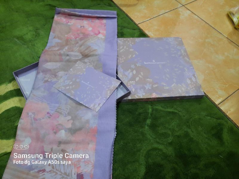 Iseltwald Square - Violet - Customer Photo From Anonymous