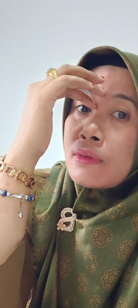 Signature Peony Brooch - Rose Gold - Customer Photo From Hj. Suhadah Shodiq