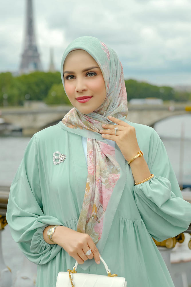 The Parisian Square - Bonbon - Customer Photo From Herna