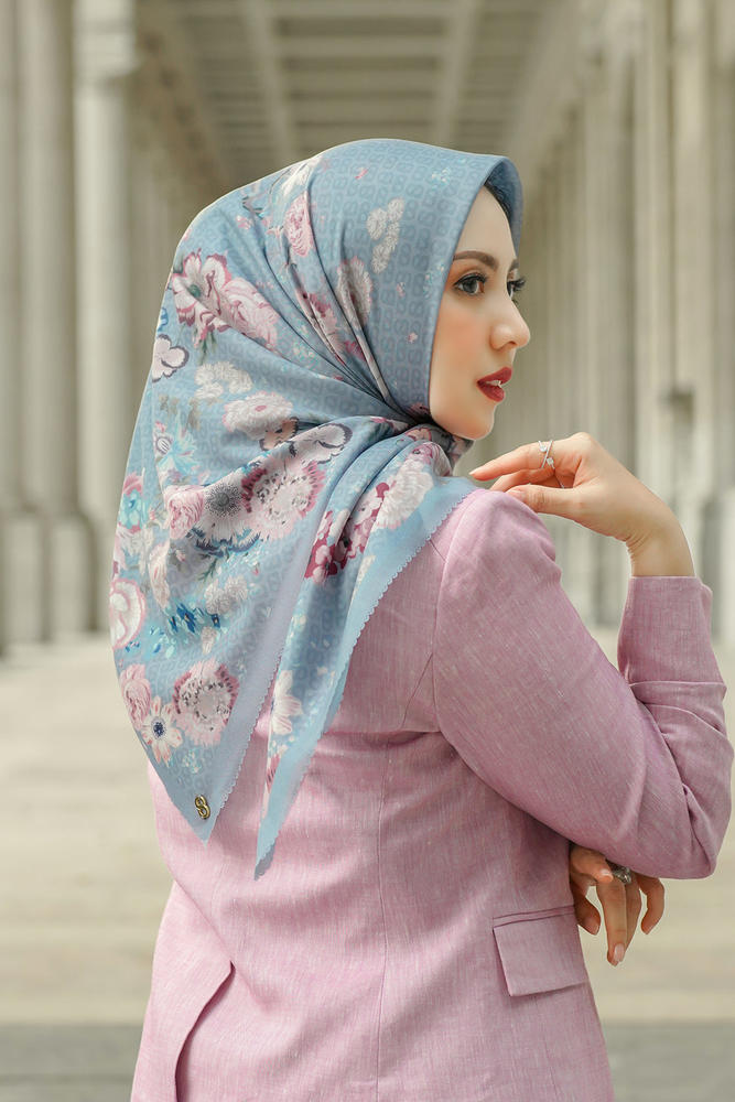 Blume Square - Blue Shadow - Customer Photo From Olin