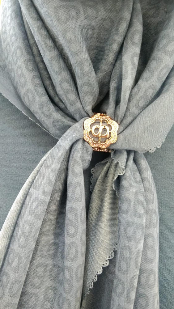 Daisy Round Brooch - Vanilla - Customer Photo From Anonymous