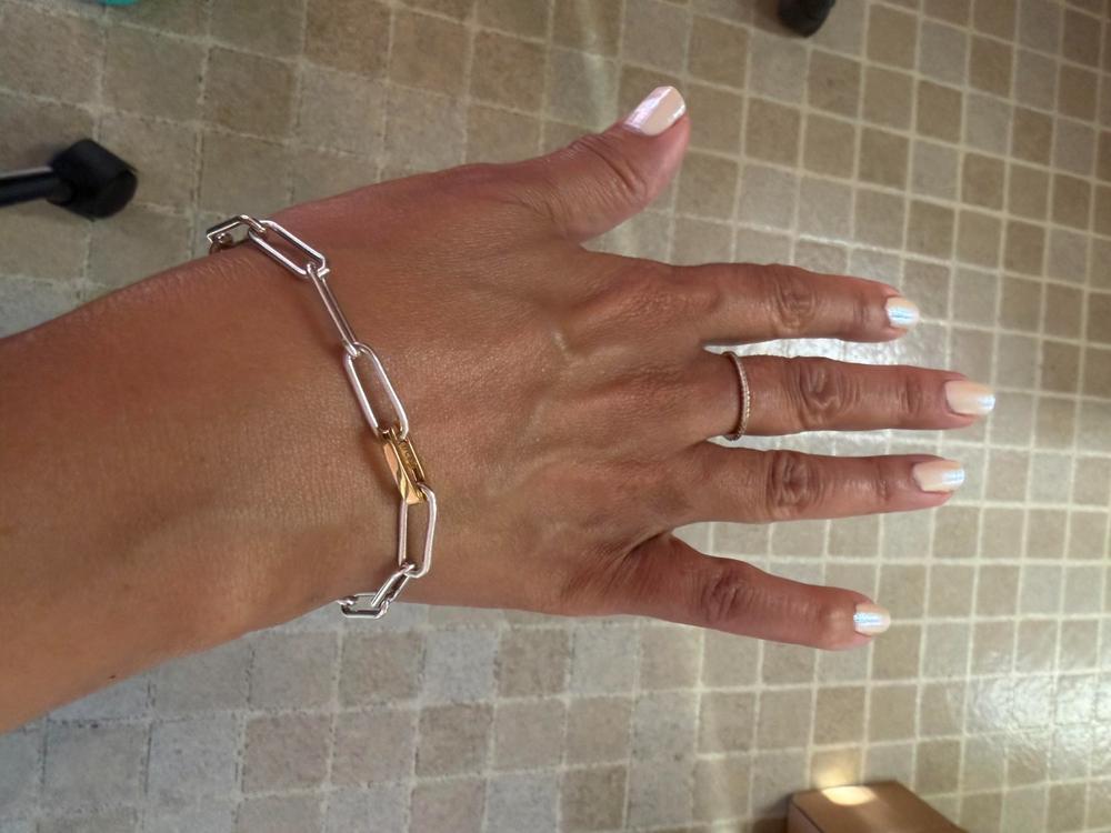 Charm Holder Gold, Oval - Customer Photo From Denedriane Dean