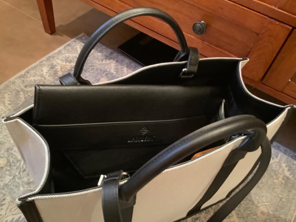 Le Sacha - Étui en cuir vegan noir - Customer Photo From Colette Desjardins