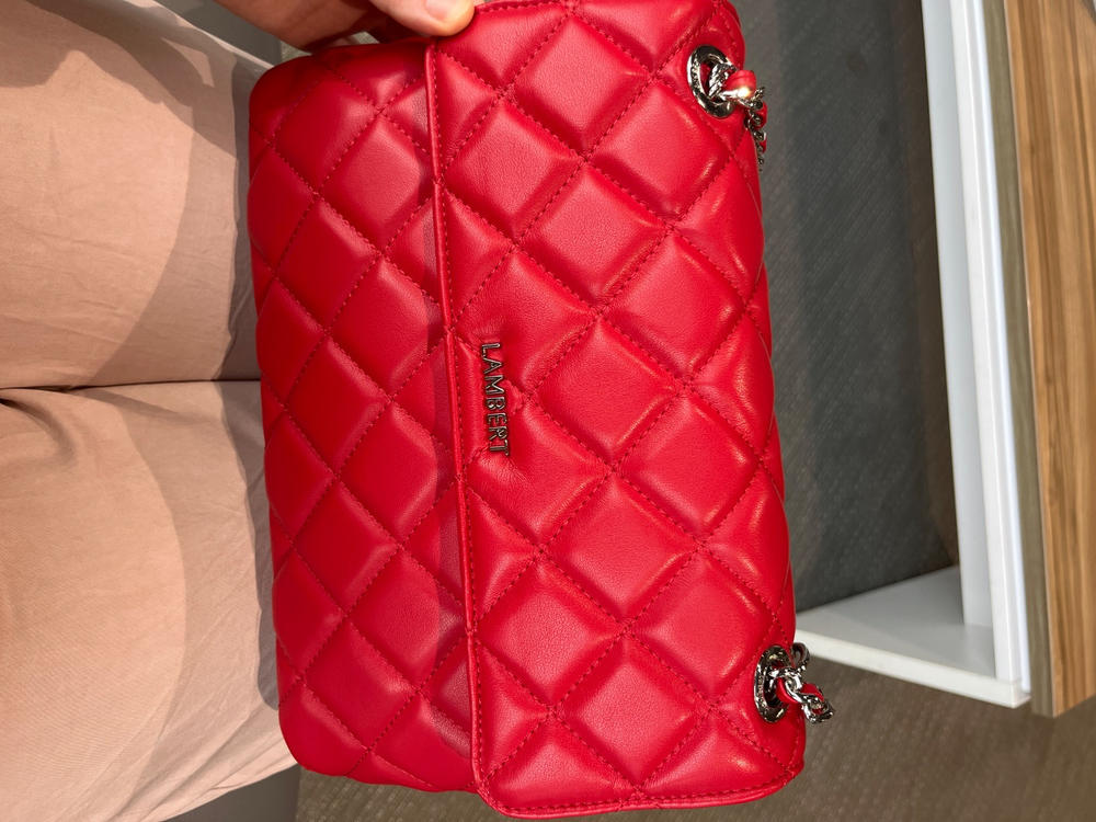 Le Sofia - Sac à main 2-en-1 matelassé en cuir vegan cherry - Customer Photo From Cindy Fex