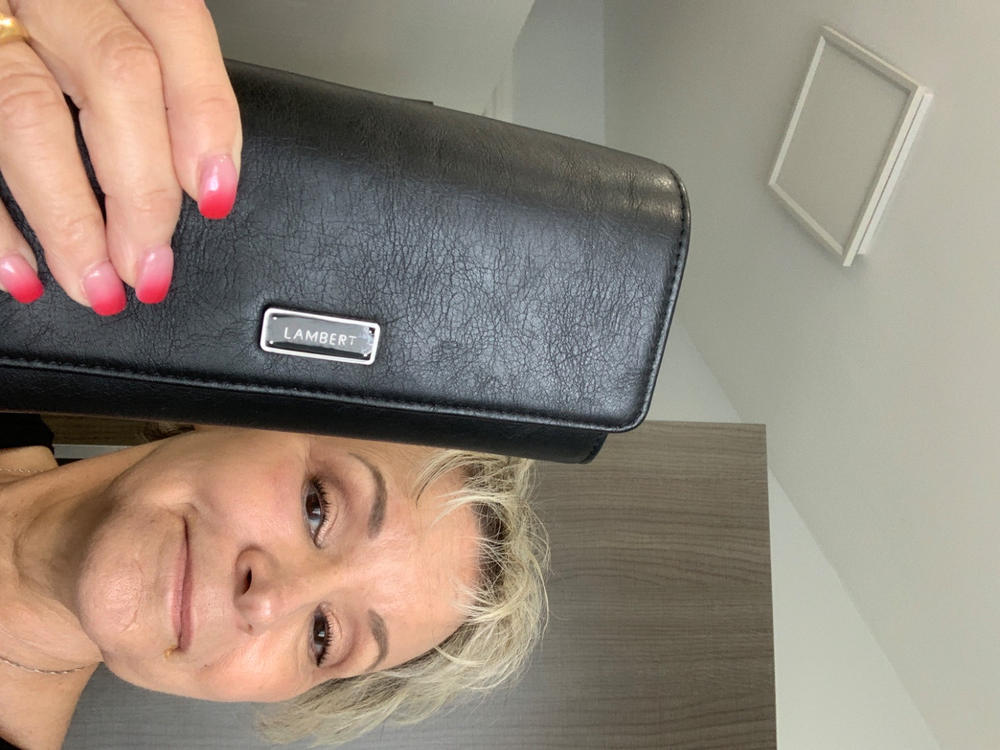 Le Suzy - Portefeuille en cuir vegan noir - Customer Photo From Suzy Lodec