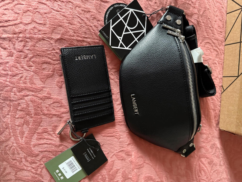 Le Phoebe - Porte-cartes  en cuir vegan noir - Customer Photo From Linda Couturier
