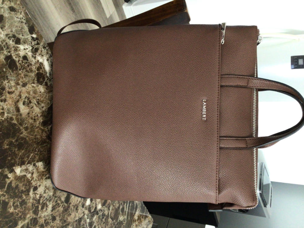 Le Billie - Sac à dos en cuir vegan chocolate - Customer Photo From Annie Latreille