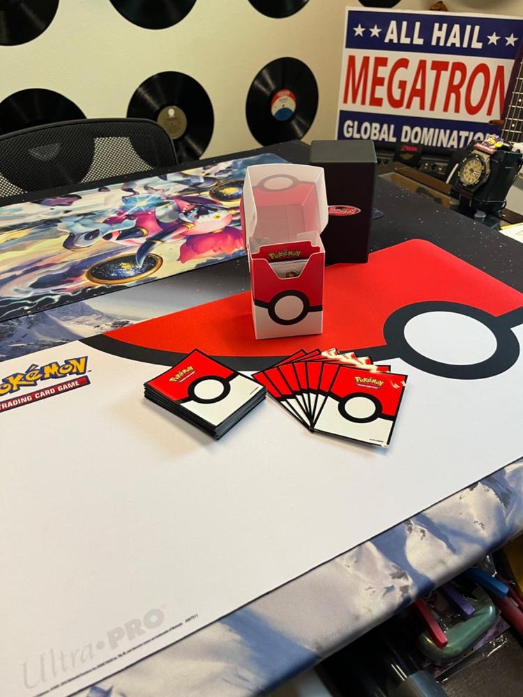 Ultra PRO Deck Box FDVB Pokémon Charizard