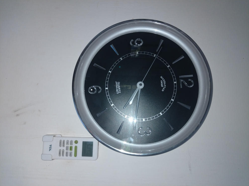 שעון קיר עם חיישן תאורה - Customer Photo From מיה ק.