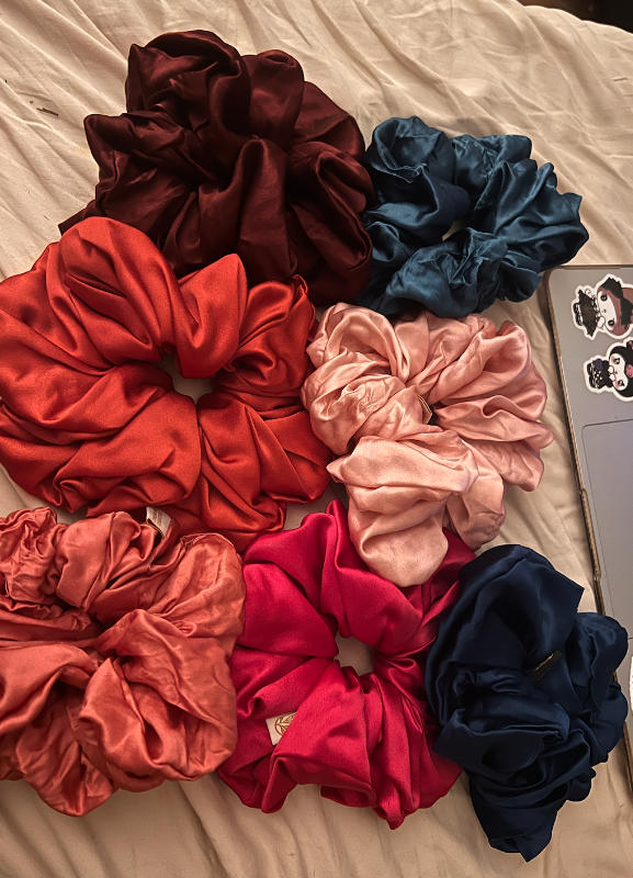 Caribbean Nights Silk Scrunchie - Customer Photo From magaly b