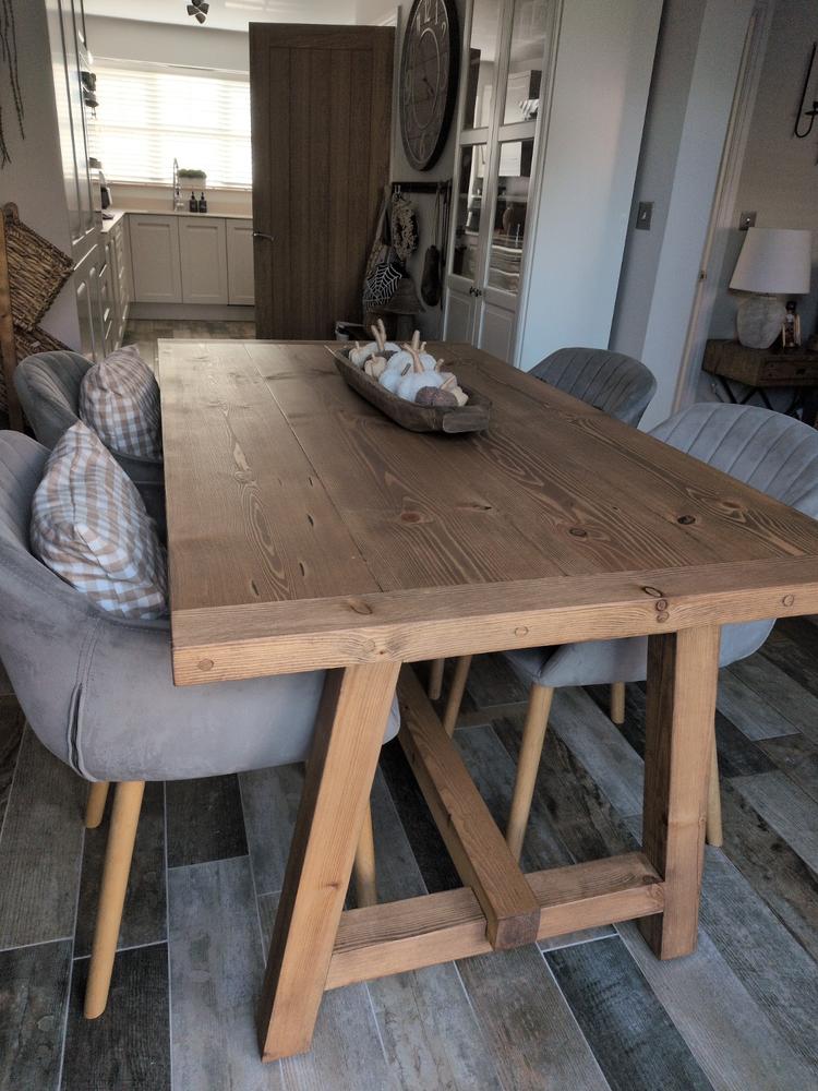 Rustic Dining Table Thin Trapezium Legs – Masterplank UK