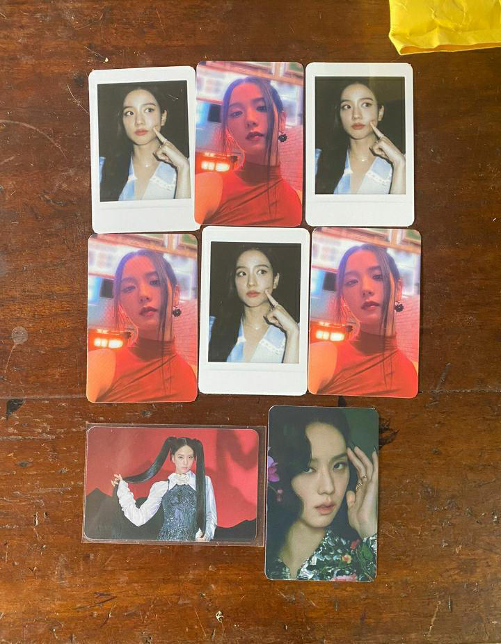 JISOO - ME FIRST SINGLE ALBUM
